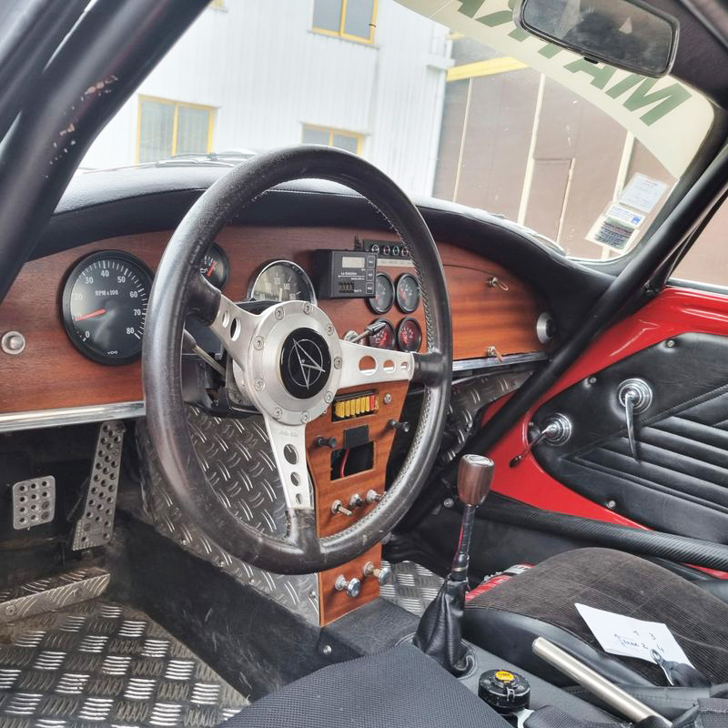 Matra Djet rouge vue intérieure